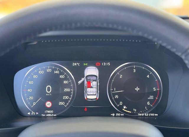 VOLVO – XC40 – Momentum 2.0D 150CV completo