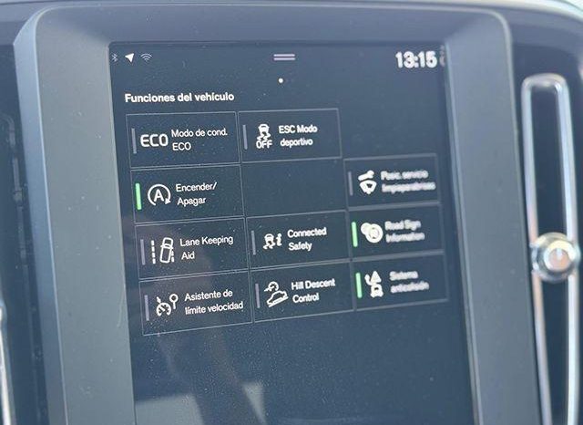 VOLVO – XC40 – Momentum 2.0D 150CV completo