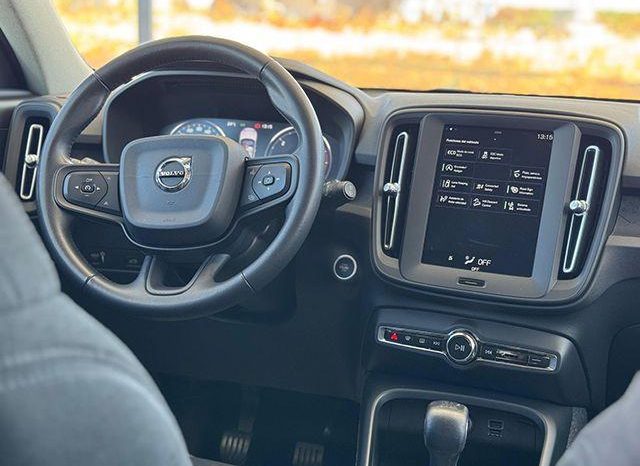 VOLVO – XC40 – Momentum 2.0D 150CV completo