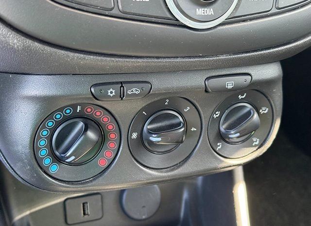 Opel Corsa 1.4 90 cv completo