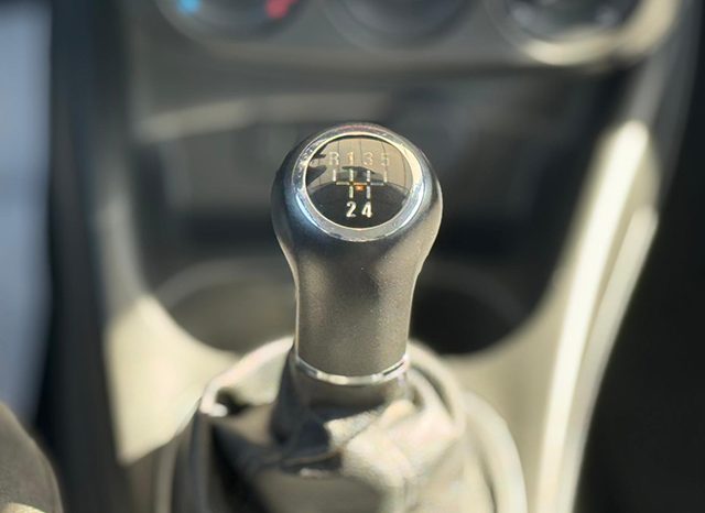 Opel Corsa 1.4 90 cv completo